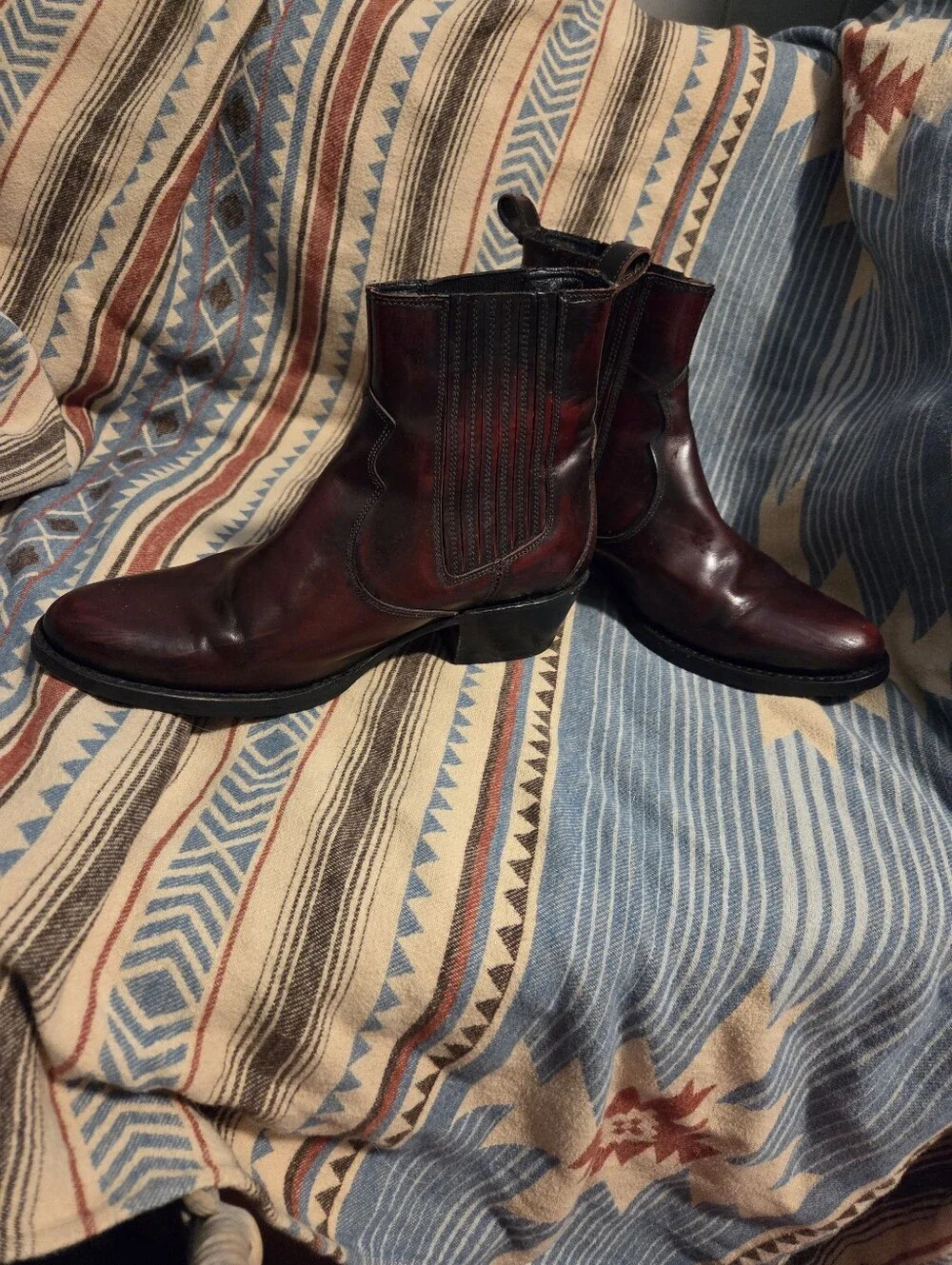 RARE Jamie Chelsea Burgundy/Bwn Frye Booties
